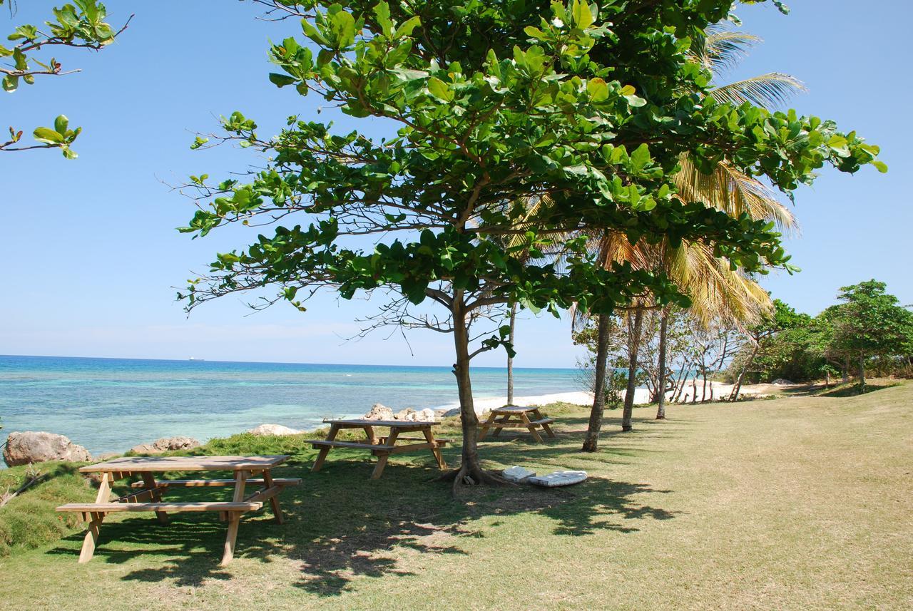 Luxury Villa Sleeps 6, Beach Access, مونتيغو باي المظهر الخارجي الصورة